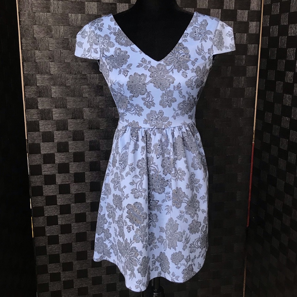 NEW⭐️B Darlin Sky Blue Floral NWT Mini Dress 🩵🖤